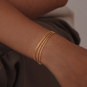 Three-layer gold hammered stainless steel minimalist chain bracelet for women