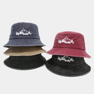 Chapeau bob en coton délavé avec broderie forêt de montagne en quatre couleurs rétro