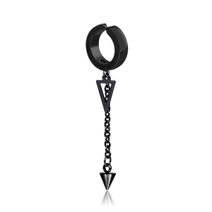 Boucle d'oreille noire clip punk en acier avec chaîne et pendentifs cône et triangle