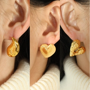 French style gold plated heart and teardrop earrings set with textured titanium steel finish