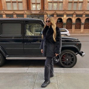 Manteau de luxe en fausse fourrure noire à poils longs de style oversize hiver