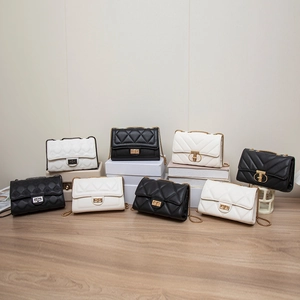 Women Quilted PU Leather Shoulder Bag Gold Chain Strap Lock Crossbody Small Square Handbag Fashion Elegant Versatile