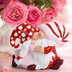 Romantic resin gnome couple figurines for Valentine's Day home table decor gift