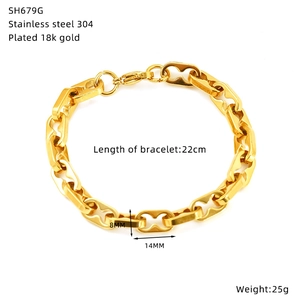 Detailed view of 18k gold plated 304 stainless steel link chain with 22cm length and size specs