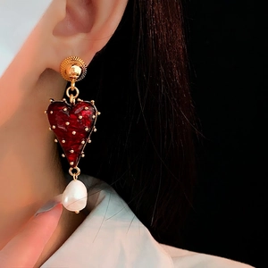 Vintage heart earrings in gold finish with red enamel and baroque pearl pendants