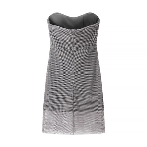 Vue détaillée de la robe bustier gris argenté avec fermeture éclair invisible et maille drapée