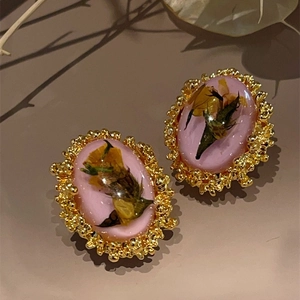 French vintage amber floral earrings with pink dried flowers in 18K gold plated frame