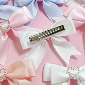 Barrettes nœuds en satin avec strass en cœur, coloris blanc, rose et bleu clair