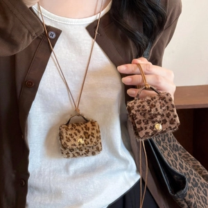 Mini Leopard Print Bag Necklace Faux Fur Earphone Pouch Sweater Chain With Gold Metal Buckle Fashion Accessory For Women