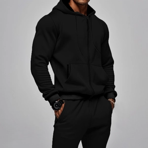 Détail de l'ensemble de sport noir en polaire avec fermeture éclair et cordon de serrage