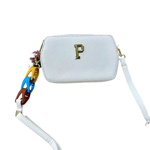 Minimalist white cross-grain PU leather crossbody bag with colorful chain and gold letter P