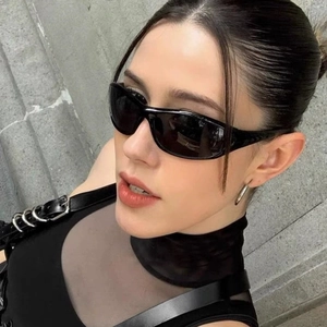 Fashionable Y2K sporty wraparound sunglasses in glossy black finish for cycling and outdoor