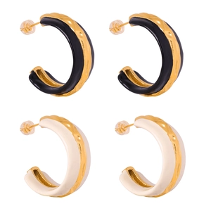 Minimalist C-shaped hoop earrings with colorful glaze and retro wavy golden metal texture