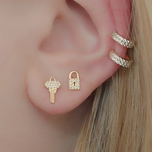 Chic gold-plated key and lock earrings set with sparkling zircon crystal stones