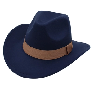 Dunkelblauer Filz-Cowboyhut mit braunem Ripsband-Dekor auf weißem Hintergrund
