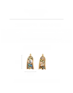 Detailed view of U-shaped gold earrings with zircon and mother of pearl inlay dimensions