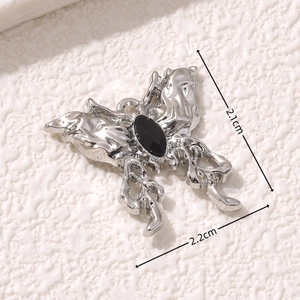 Silver butterfly charm with black stone and fluid metal texture, size 2.1x2.2cm