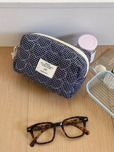Trousse à maquillage à carreaux bleu marine avec motif cœur et grande capacité