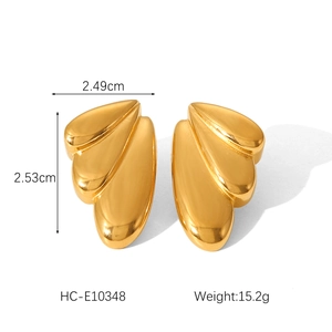 Detailed dimensions of gold wing earrings with 2.53cm height and 15.2g weight