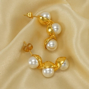 Elegant Artificial Pearl Stud Earrings 18K Gold Plated Stainless Steel Spiral S-Curve Design Chic Jewelry For Women