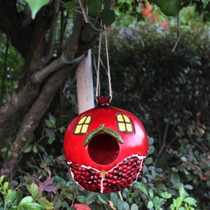 Creative Resin Pomegranate Birdhouse Hanging Outdoor Garden Decor Life Like Bird Nest For Yard Tree