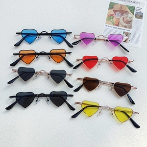 Kids Heart Shaped Sunglasses UV400 Protection Metal Frame Cute Toddler Boys Girls Fashion Eyewear Summer Party Outdoor