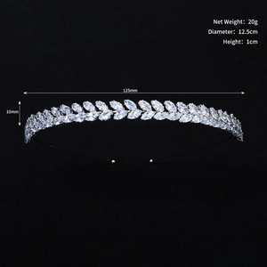 Detailed specs of a leaf-shaped silver tiara with zirconia and 12.5cm diameter