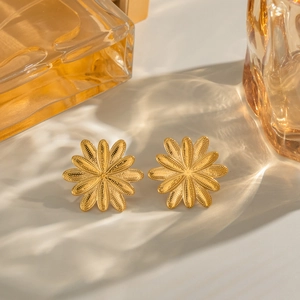 Vintage Stainless Steel Flower Stud Earrings Gold Plated Petal Floral Waterproof Anti Allergy Retro Jewelry For Women