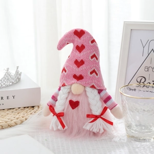 Gnomo donna di San Valentino con cappello lavorato a maglia e trecce bianche decorative