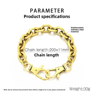 Detailansicht der 11mm goldenen Edelstahlkette mit Doppelkarabinerverschlüssen