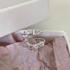 Minimalist 925 sterling silver U-shaped ring with irregular crinkle texture