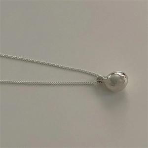 Minimalist 925 sterling silver necklace featuring a polished water drop balloon pendant