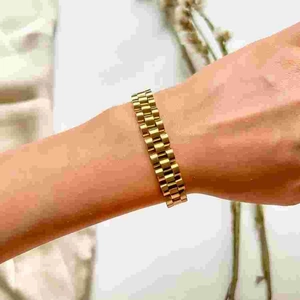Bracciale da uomo in acciaio inossidabile dorato stile cinturino d'orologio al polso