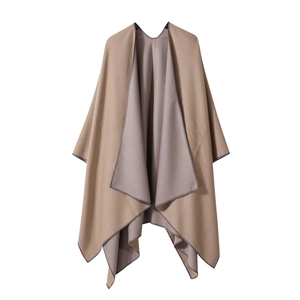 Wende-Poncho-Schal in Khaki und Taupe aus weichem Wollmischgewebe für Damen