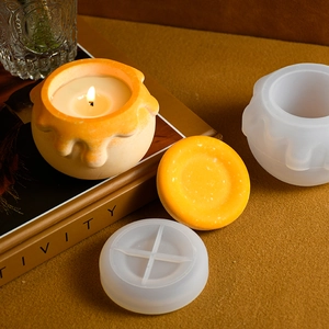 Dettaglio di stampi in silicone per barattoli di miele per candele e contenitori fai-da-te