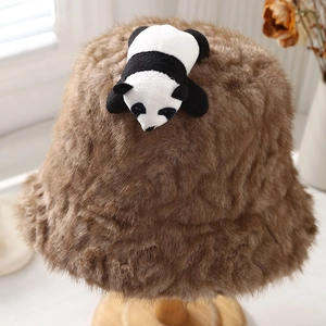 Cappello a secchiello in peluche marrone con panda, berretto in finta pelliccia calda