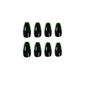 Faux ongles French noir brillant et vert fluo avec une forme cercueil longue