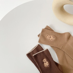 Chaussettes mi-mollet en coton kaki et marron avec broderie ours de style japonais