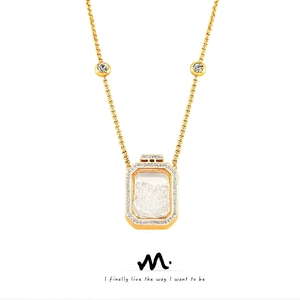 Fashion Stainless Steel Necklace Perfume Bottle Pendant With Floating Rhinestones Gold Plated Elegant Jewelry Women