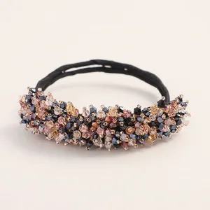 Accessoire chignon fait main avec perles de cristal champagne, roses et noires sur élastique