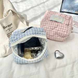 Borsa da trucco trapuntata a scacchi in blu e rosa con grande capacità di carico