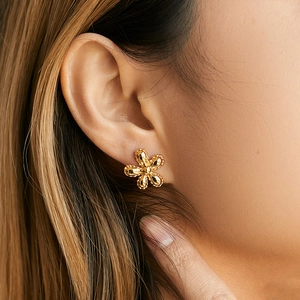Flower Stud Earrings 18K Gold Plated Brass Five Petal Design Milgrain Edge Jewelry With 18K Gold Earring Post For Women