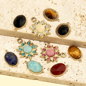 Assorted French style gold-plated oval and sunflower natural stone charms for DIY necklaces