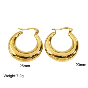 Detailed size chart of chunky C-shape gold hoop earrings with dimensions 25mm by 23mm