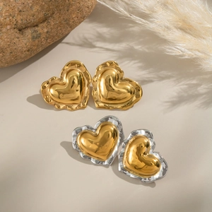 Fashionable 18K gold heart stud earrings set with two-tone metallic finish for women