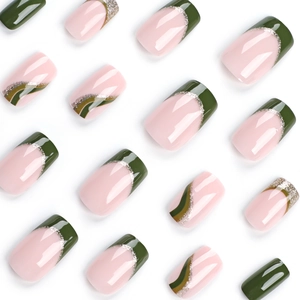 Unghie finte stile francese con onde verde oliva e glitter argento su base nude