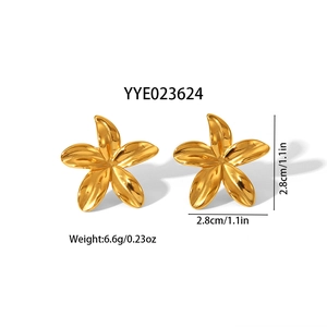 Détail des boucles d'oreilles tournesol or 18k avec dimensions et poids indiqués