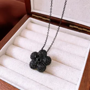 Black Flower Pendant Necklace Copper Inlaid Black Rhinestones Vintage Fashion Chic Jewelry Accessories For Women