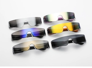 Occhiali da sole futuristici senza montatura in vari colori vivaci e lenti a specchio