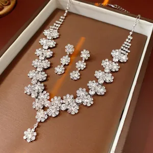 Exquisite Copper Rhinestone Flower Necklace And Earrings High-end Light Luxury Sunflower Jewelry For Women Party